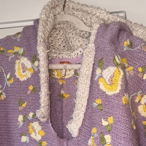 RARE Free People Floral Embroidered Lavender Buttercup Hoodie - Picture 9 of 16